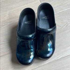 Dansko Black Mules Classic Patent Leather